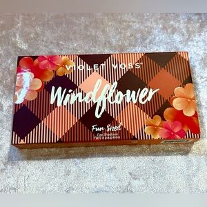 Brand new Violet Voss - Windflower fun sized palette